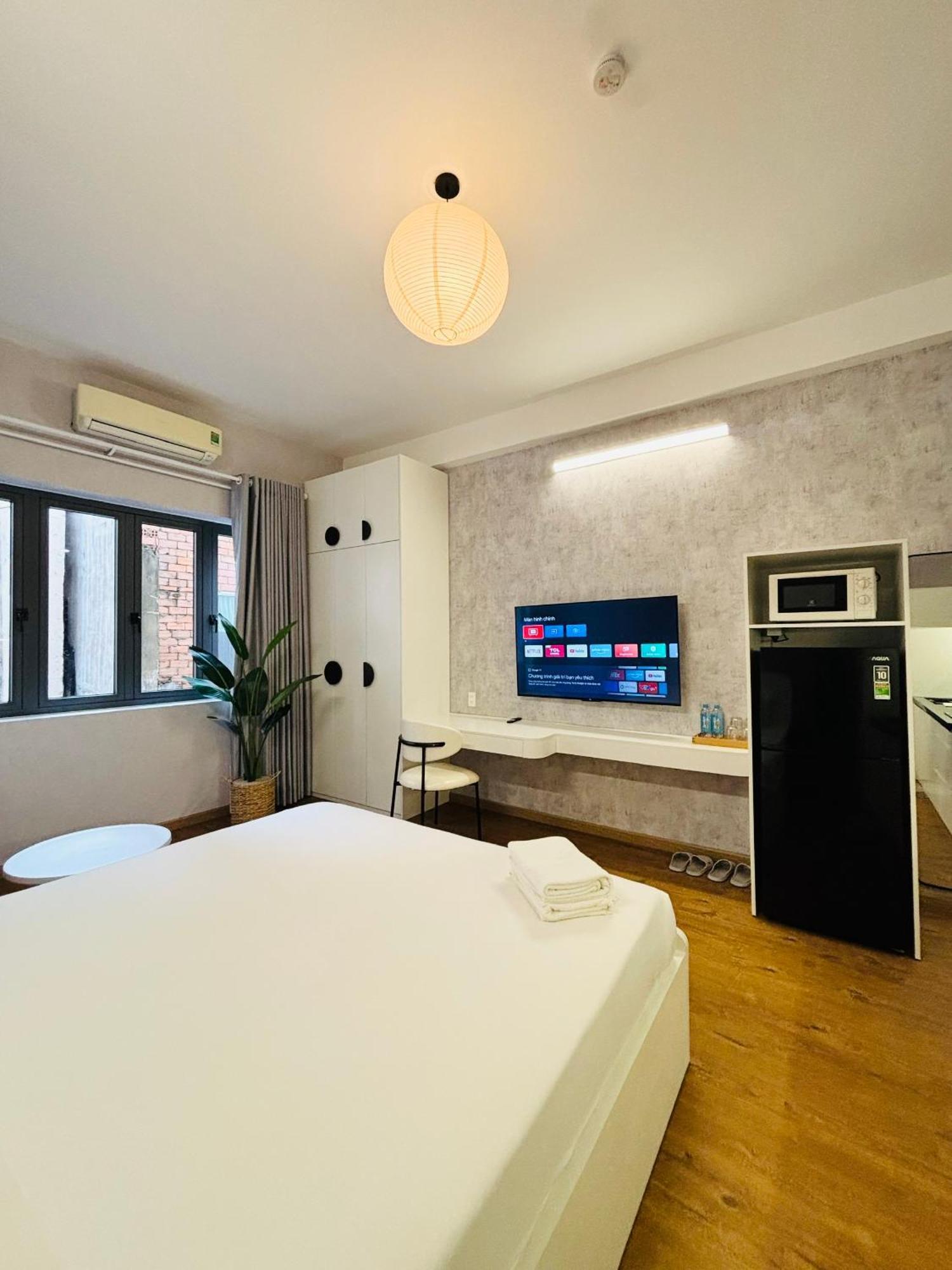 S Lux 5 Mins Walking In *