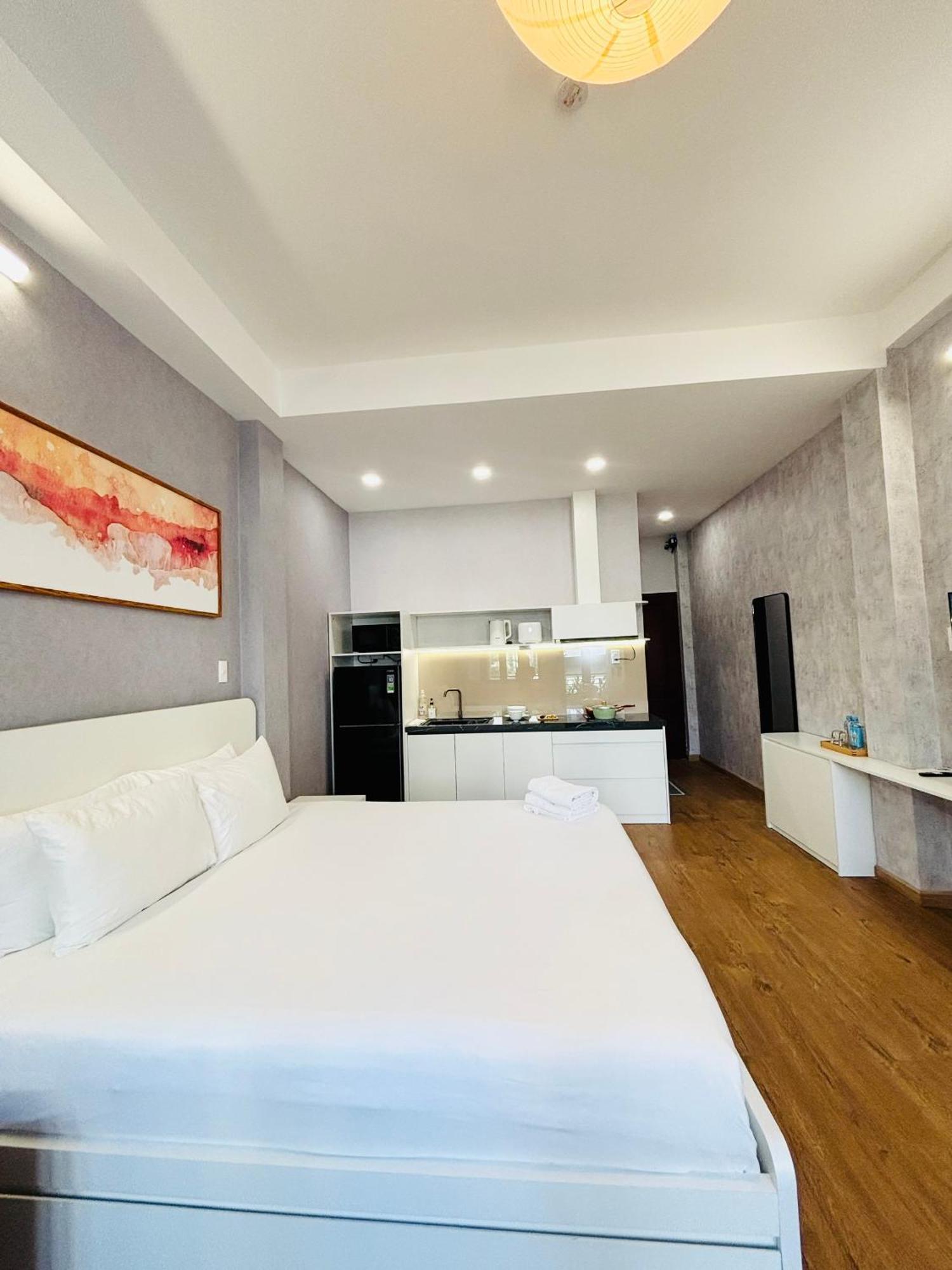 S Lux 5 Mins Walking In Apartment *